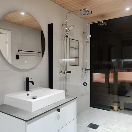 아파트 Willamo Three Bedroom Iv 로바니에미